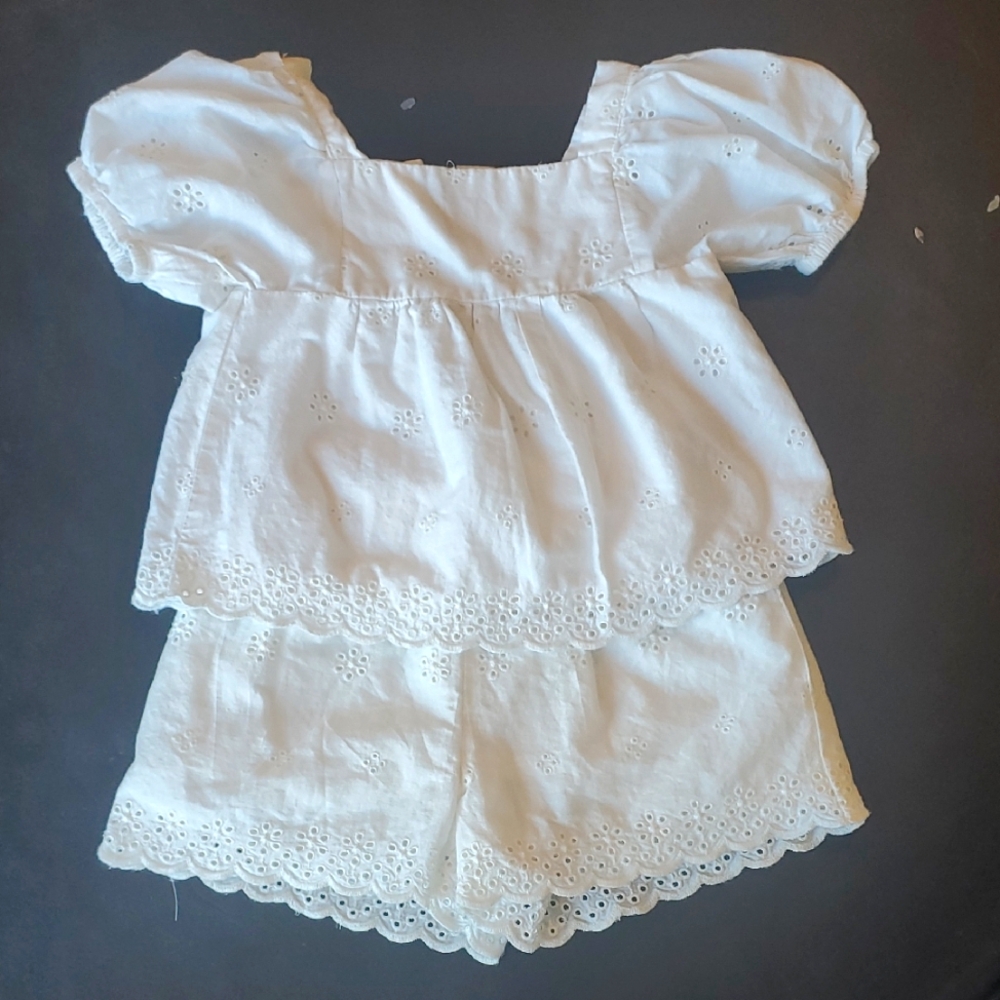 BABY gap White Eyelet Top and Shorts Set